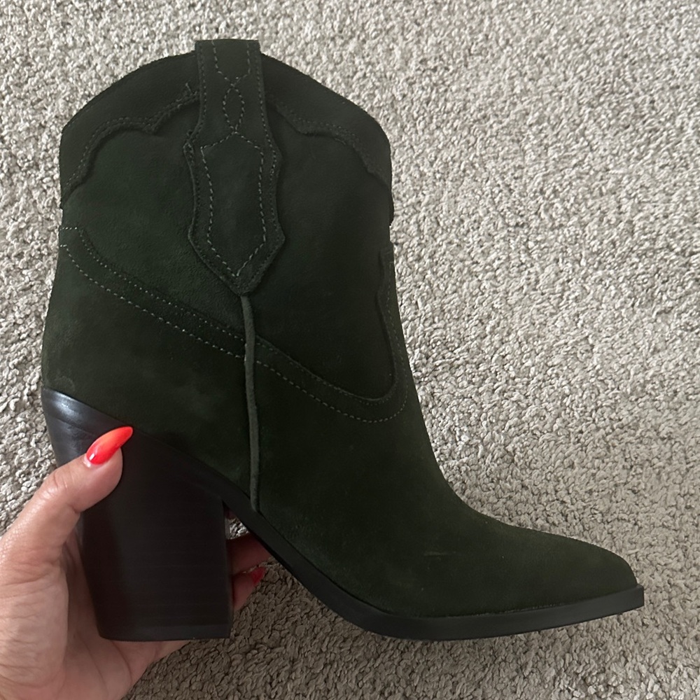 New Marc Fisher deep green booties